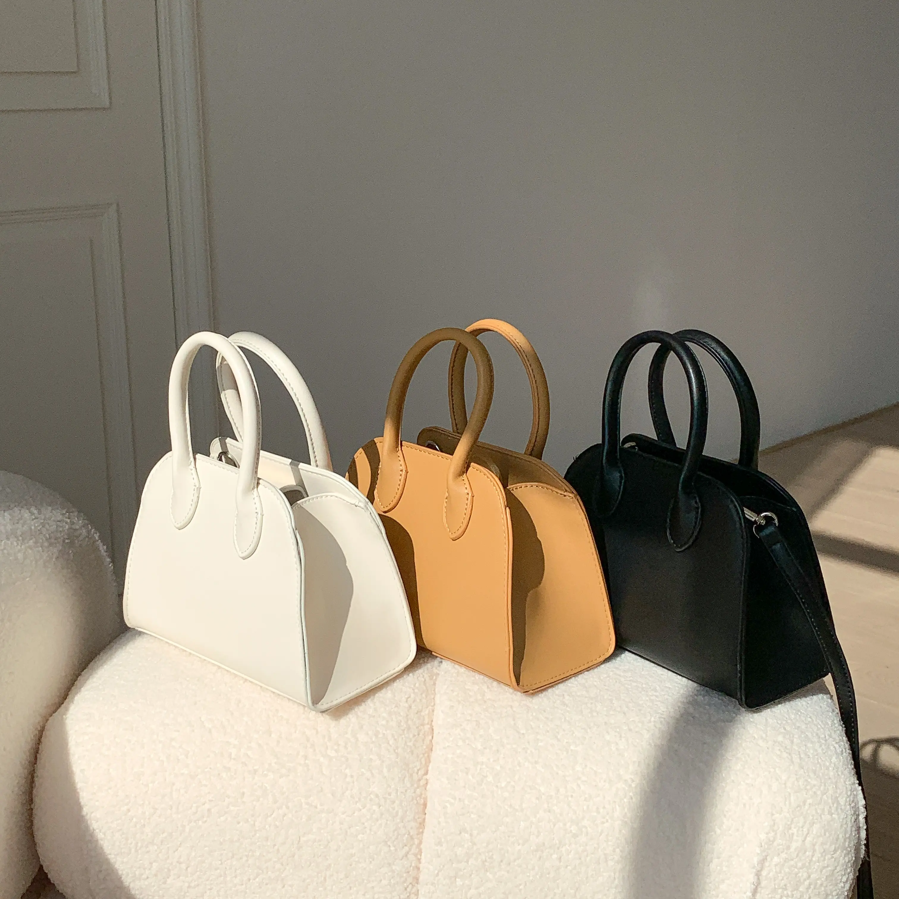 High Quality Handbags Portable White Yellow Black Fashion PU Faux Leather Hand Bags For Women 2023