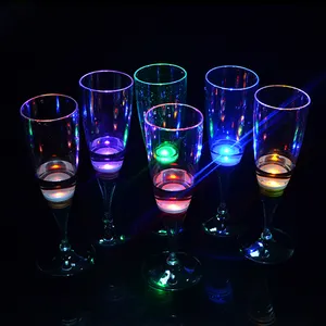 Gelas Sampanye LED Bahan Makanan Aman 6 Warna Berbeda Gelas Sampanye LED Gelas Anggur LED