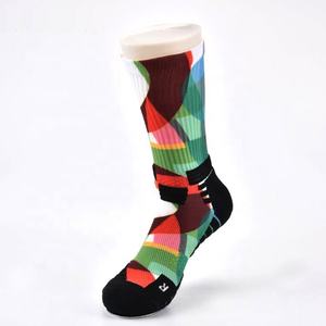 Chaussettes de Sport classiques 360 degrés <span class=keywords><strong>avec</strong></span> Logo numérique et écran, nouveauté, impression personnalisée de <span class=keywords><strong>Photo</strong></span> d'animal de <span class=keywords><strong>chien</strong></span>, chaussettes de Sublimation pour hommes - Product Image 1