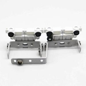 Magnet Master Runner Hengli Blinds Rideaux Industriels Blancs en Acier Inoxydable à Plis Ondulés avec Bras de Superposition Manuels ou Motorisés RH - Product Image 1