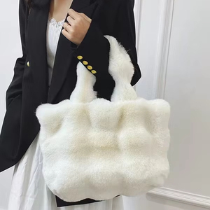 A Niche <b>Plush</b> Bag for Women in 2025, Featuring a Fashionable <b>Large</b>-capacity <b>Plush</b> Handbag - Product Image 2