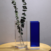 Vase à fleurs en acrylique nordique personnalisé, vase moderne en plexiglas pour arrangement décoratif de luxe