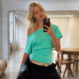 Camiseta Elegante de Color Sólido con Hombros Descubiertos y Cintura Ajustable con Lazos para Mujer - Product Image 5