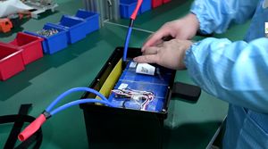 <span class=keywords><strong>PL</strong></span> Stock 4S1P BMS встроенный lifepo4 12 В 300ah 4000 литий-ионный аккумулятор для глубокого цикла lifepo4 - Product Image 4