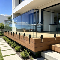 Balustrades d'escalier en verre et acier inoxydable avec système de fixation, design moderne, résistantes à la rouille, applications pour balcons et revêtements de sol