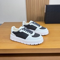 Baskets pour hommes en cuir et maille avec logo triangulaire, style designer de haute qualité, semelle épaisse à crampons, pour la marche quotidienne