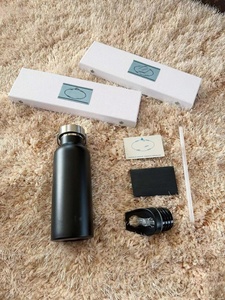 Thermos de luxe en acier inoxydable à double paroi isolé sous vide pour le sport, idéal comme cadeau - Product Image 4