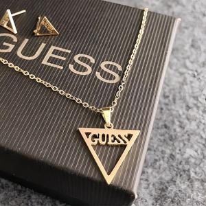 Exquisito Collar con <span class=keywords><strong>Colgante</strong></span> <span class=keywords><strong>de</strong></span> Diseño Triangular, Elegante y Sofisticado, Conjunto <span class=keywords><strong>de</strong></span> Joyería <span class=keywords><strong>de</strong></span> Diseñador <span class=keywords><strong>de</strong></span> Lujo <span class=keywords><strong>GUESS</strong></span> - Product Image 6