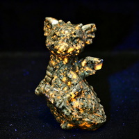 Dragon miniature sculpté à la main en Yooperlite naturelle, cristal réactif aux UV, pierre flamme, ornement animalier pour la méditation et la décoration intérieure spirituelle