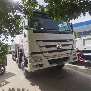 Camion grue articulée d'occasion Sinotruck HOWO 8X4, 380 CV, moteur Yuchai, 35 tonnes, avec pompe et roulement - Product Image 5