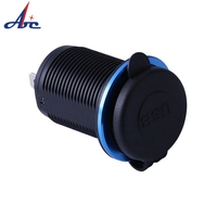 Prise de courant à double chargeur USB avec charge rapide Port USB C Voiture Bateau Moto Chargeur rapide Prise de courant sans fil