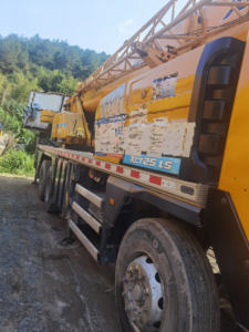 รถเครน XCM-G 25 ตัน ปี 2017 รุ่น XCT25L5 บูมหลักห้าตอนยาว 42 เมตร พร้อมบูมเสริม มอเตอร์ PLC เกียร์ ปั๊ม - Product Image 3