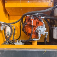 Excavatrice sur pneus Hyundai 210 d'occasion avec stabilisateurs télescopiques antidérapants, économie de carburant intelligente, contrôle électronique