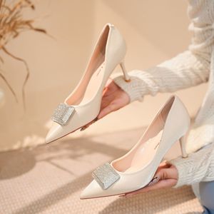 Zapatos de Tacón Alto 7888D-119, Tacones de Aguja con Punta en Pico, Decoración de Pedrería, Zapatos de Oficina para Mujer - Product Image 4