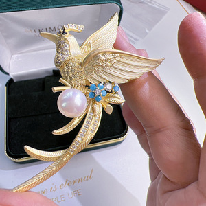 Broche Clásico de Flor de Pecho con Cera de Miel Mate y Chapado en Oro, con Diseño de Fénix y Ave del Paraíso, para Hombre y Mujer, con Perlas Naturales Blancas de 8-9mm - Product Image 4