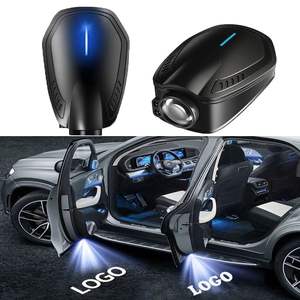 Luz LED Recargable con Sensor Infrarrojo para Puerta de Coche, Logotipo de Bienvenida Personalizable, Luz de Esquina Universal con Proyección de Logotipo, Fibra de Carbono - Product Image 3