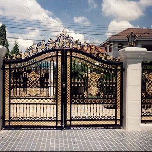 Grandeur Ironworks Puertas batientes dobles a medida Hierro forjado de estilo europeo para entradas majestuosas de casas y villas - Product Image 4