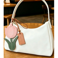 Breloque de sac en cuir rose fait main en forme de tulipe, pendentif pour sac à main femme, porte-clés fleur de printemps, cadeau