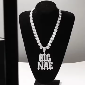 Cadena cubana de lujo totalmente engastada con colgante Yash de moissanita con corte de diamante, collar de hip hop para hombre, joyería para fiestas - Product Image 1
