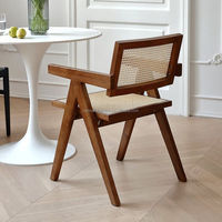 Chaise de salle à manger en bois et rotin avec dossier et coussin, avec accoudoirs, idéale pour restaurant, café et salon – Nouveauté très prisée