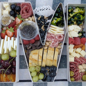 Scatola Personalizzata WENPACK a Forma di Lettera in Cartone Riciclato per Catering, <span class=keywords><strong>con</strong></span> Manico e Logo Stampato a Caldo - Product Image 3