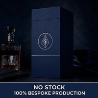 Caja de Regalo para Whisky Indigo, Caja de Papel Rígida con Tapa y Base, Logotipo Geométrico en Papel Plateado, Empaque Premium Personalizado para una Sola Botella de Licor