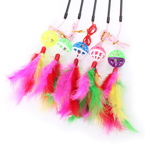 Großhandel lustige Katze Teaser Stick bunte Kunststoff Bell Balls mit langen nachhaltigen Tier feder Cartoon-Stil Spielzeug für Katzen spielen - Product Image 4