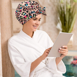 <span class=keywords><strong>Bonnet</strong></span> de douche léopard de luxe pour femmes imperméable doublé de Satin réglable Double couche de soie casquettes de <span class=keywords><strong>bain</strong></span> de plage pour les soins des cheveux SPA - Product Image 3