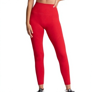 Ensemble de yoga pour femmes rouge uni, respirant et sans couture, soutien-gorge de sport et leggings, 1 pièce, vêtements de sport pour l'entraînement, logo personnalisé sur le devant - Product Image 5