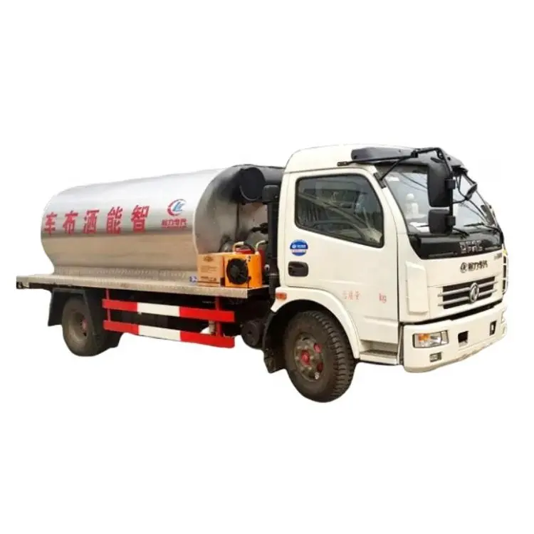 Cina Mini asfalto pavimentatore bitume spruzzatore camion 4x2 intelligente asfalto distributore camion per la vendita