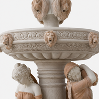 Fuente de jardín exterior con figuras clásicas y elemento acuático, de mármol Rosa Nublado, para plaza.