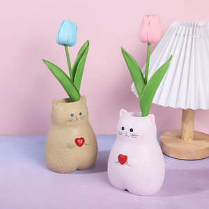 Vase en résine en forme de chat avec motif cœur pour décoration de bureau, cadeau de la Saint-Valentin - Product Image 1