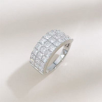 Bague de fiançailles de luxe scintillante pour femme, en or blanc 18 carats, sertie pavé complet de trois rangées de diamants de laboratoire taille princesse
