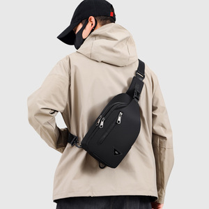 Bolso Cruzado Elegante para Hombre, Informal y Moderno, de Tela Oxford con Interfaz USB, Bolso de Pecho Versátil de Nailon con Decoración de Logotipo, Transfronterizo - Product Image 4