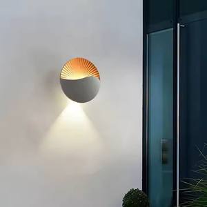 Éclairage mural LED en forme de coquille pour l'extérieur Éclairage de porte extérieure de jardin Étanche IP65 Lampes murales en aluminium - Product Image 3
