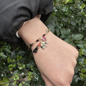Pulsera de Azabache Dorada, Figura de Mano, Azabache Simulado, Protección Contra el Mal de Ojo, Pulsera de la Buena Suerte - Product Image 3