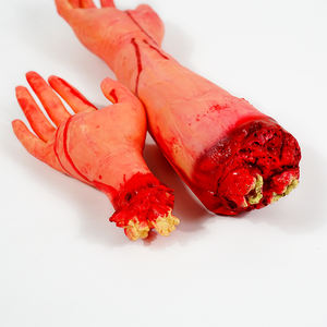 Pieds ensanglantés réalistes de faux pieds d'Halloween pour les décorations de fête d'Halloween - Product Image 4