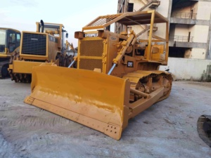 Bulldozer d'occasion CAT D7G - Poids de 20580 kilogrammes et faible nombre d'heures de travail, construction moyenne - Product Image 6