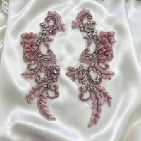 Accessoire de vêtement DIY, applique en dentelle faite à la main de luxe, patch 3D orné de strass et de perles pour la décoration de robes, vendu par paires