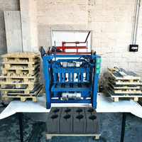 Machine à fabriquer des briques creuses semi-automatique à vibration la plus vendue en Afrique avec une capacité de 220V/380V 4480 P/h