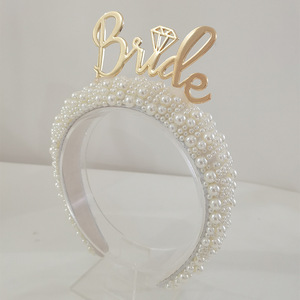 Diadema de Perlas para Novia, Letra Metálica Plateada y Dorada, Accesorio para el Cabello de Novia, Tocado para Mujer, Otoño 2023 - Product Image 3