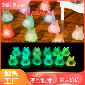 Pinza para el pelo 3D de resina con diseño de dibujos animados, que brilla en la oscuridad, set de joyería en miniatura DIY para uso diario, accesorios de resina plástica - Product Image 2