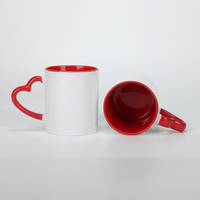 Mango de color en forma de corazón, venta al por mayor, impresión de transferencia de calor, Taza de cerámica en blanco, revestimiento de regalo creativo, tazas blancas