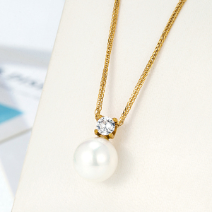 <span class=keywords><strong>Collana</strong></span> in Acciaio Inossidabile con Elegante Intarsio di Perle Bianche, Catena a Spiga, Impermeabile e Antiossidante, Regalo <span class=keywords><strong>per</strong></span> <span class=keywords><strong>Lei</strong></span> <span class=keywords><strong>per</strong></span> Anniversario - Product Image 1