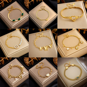 Pulsera <span class=keywords><strong>de</strong></span> Moda Impermeable con Cadena <span class=keywords><strong>de</strong></span> Acero Inoxidable Chapada en <span class=keywords><strong>Oro</strong></span> <span class=keywords><strong>de</strong></span> 18K, Dijes <span class=keywords><strong>de</strong></span> Mariposa con Circonita Verde y Eslabones - Product Image 1