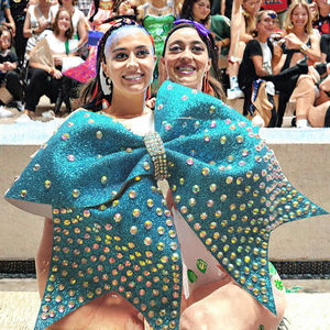 Lazo de Animadora Negro con Pedrería Brillante de Alta Calidad Hecho a Medida por VANTEN, Cinta Brillante de 3 Pulgadas con Diamantes de Colores Neón - Product Image 2