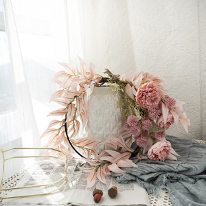 Décoration murale en fleurs artificielles Pritilla, feuilles roses, décoration de mariage et de maison CF01030 - Product Image 1