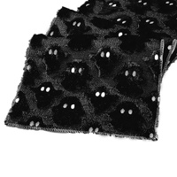 Drapeau de table rectangulaire Manju Halloween Petit Fantôme en fibre de polyester PV, broderie tridimensionnelle durable, décoration noir et blanc