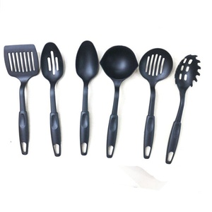 Ensemble d'ustensiles de cuisine en nylon 6 pièces – Spatule noire, Cuillère ajourée, Louche à soupe, Cuillère à pâtes, Cuillère ajourée, Cuillère pleine – Antiadhésif - Product Image 6