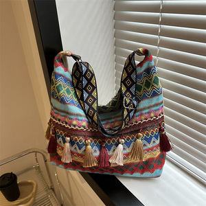 Sac à bandoulière grande capacité multicolore en toile bohème avec pompons, sac de voyage quotidien, commande en gros mixte prête à expédier - Product Image 2